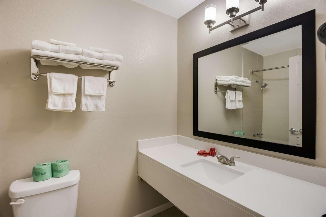 Surestay Hotel By Best Western Higginsville Exterior foto